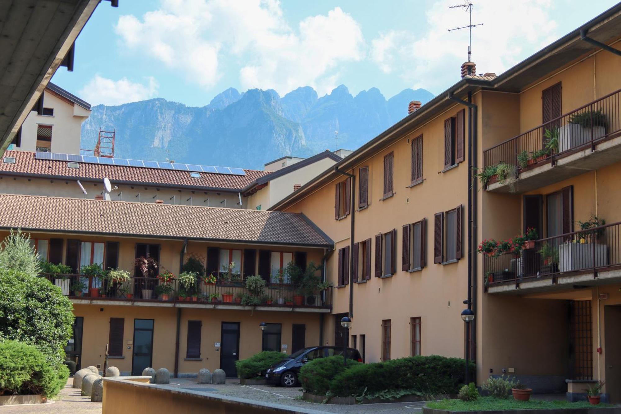 Apartamento Casa Ardo Wifi & Free Parking In Lecco Center Exterior foto