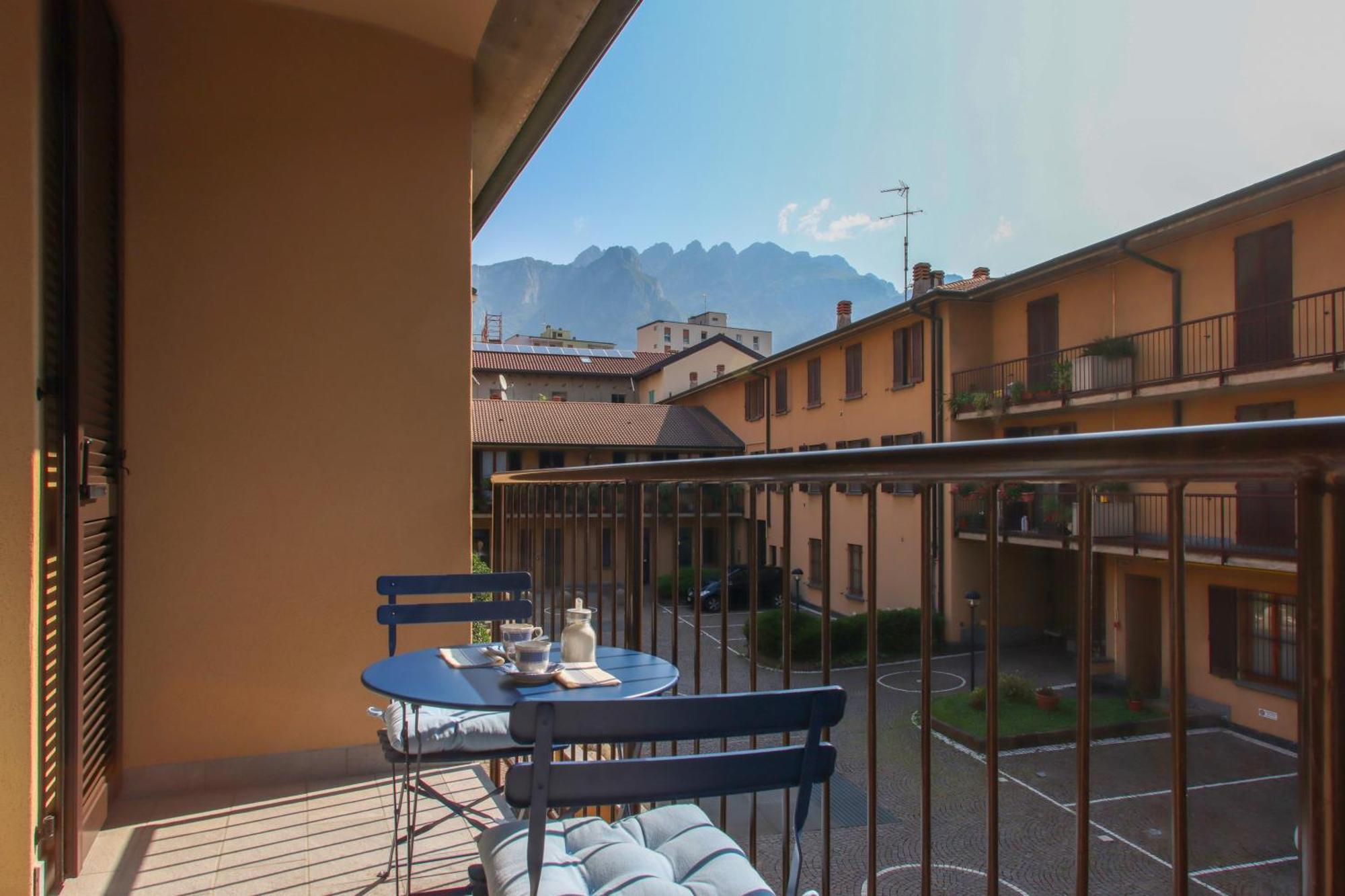 Apartamento Casa Ardo Wifi & Free Parking In Lecco Center Exterior foto
