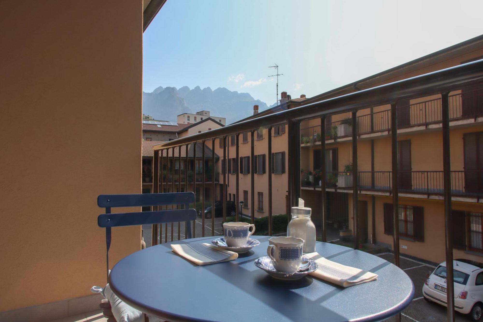 Apartamento Casa Ardo Wifi & Free Parking In Lecco Center Exterior foto