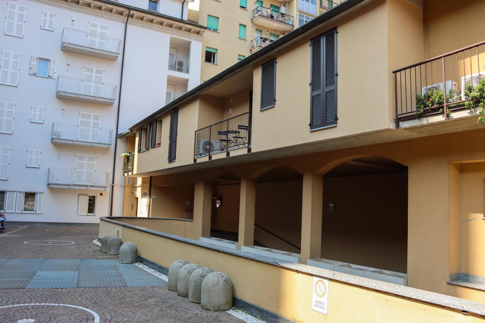 Apartamento Casa Ardo Wifi & Free Parking In Lecco Center Exterior foto