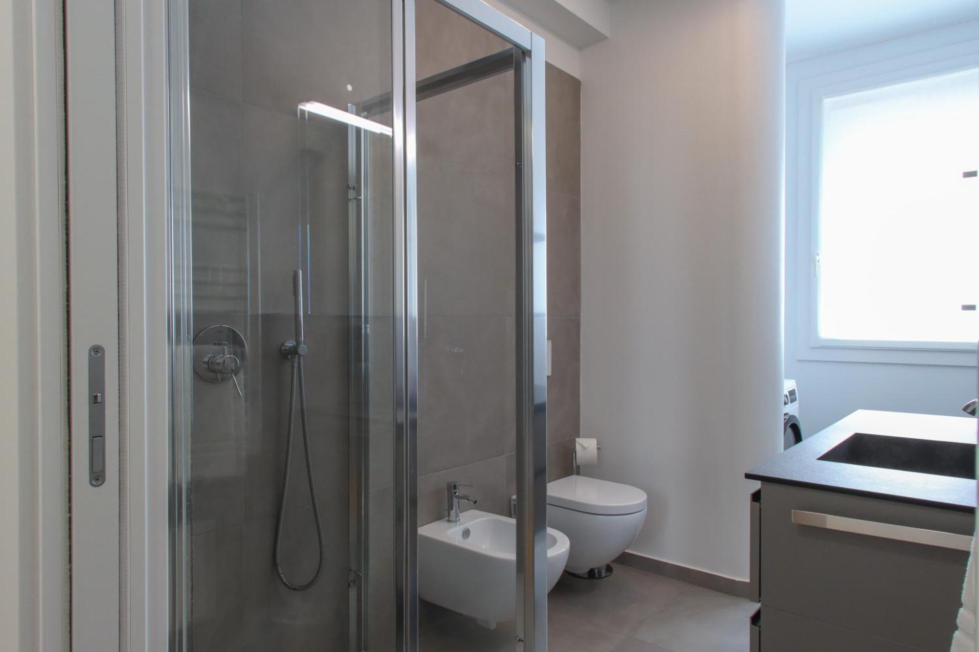Apartamento Casa Ardo Wifi & Free Parking In Lecco Center Exterior foto